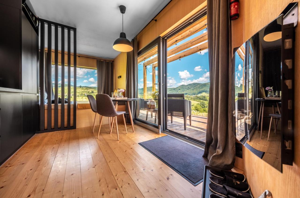 Kutica Apartment โนวา บายา ภายนอก รูปภาพ